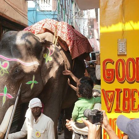 Good Vibes Hostel バラナシ エクステリア 写真