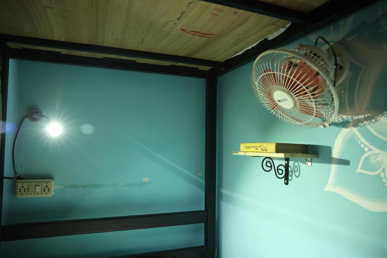 Good Vibes Hostel バラナシ エクステリア 写真