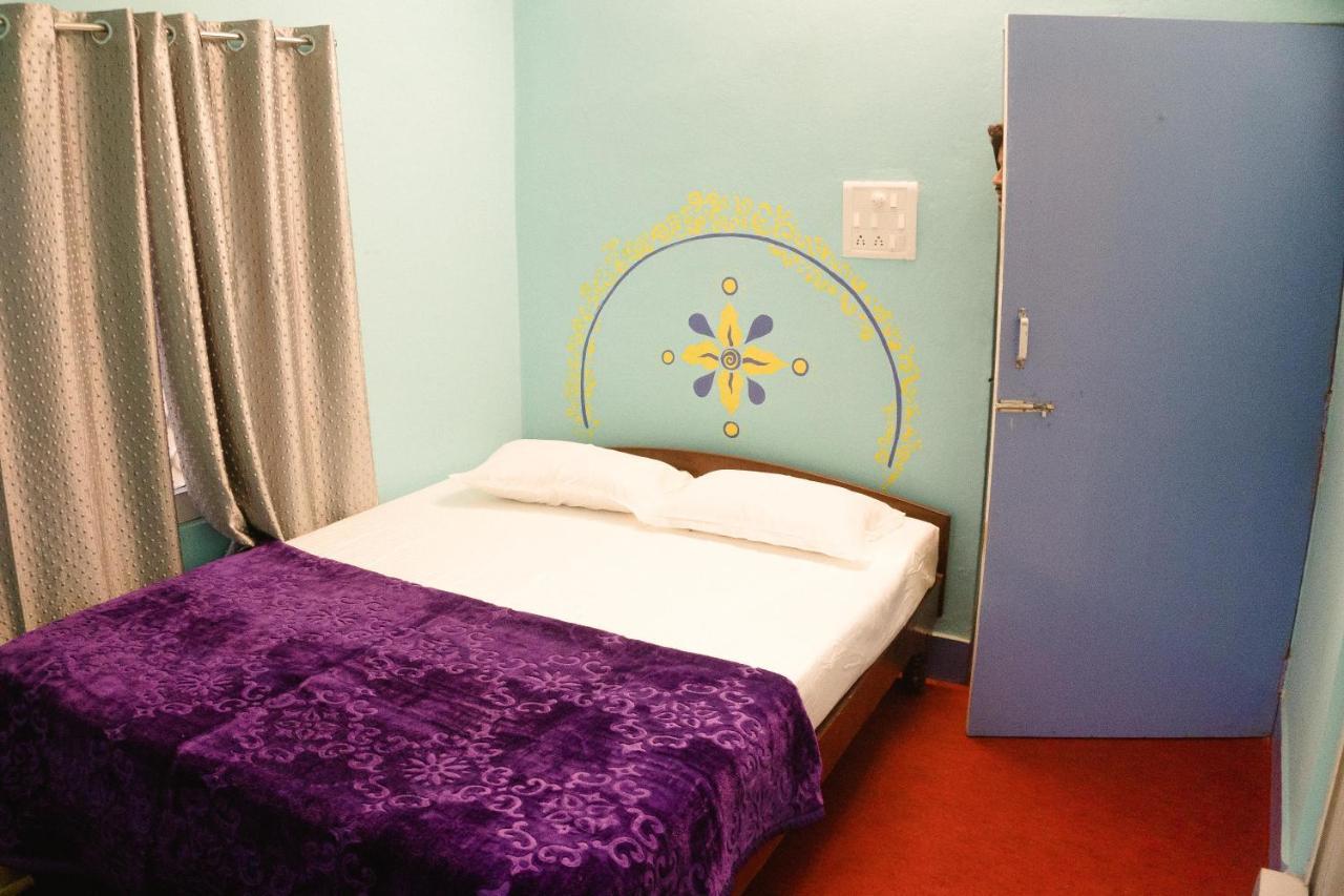 Good Vibes Hostel バラナシ エクステリア 写真